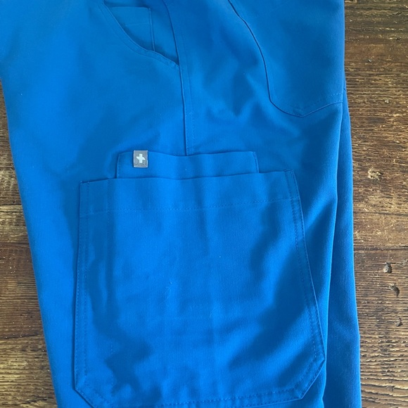 Blue figs technical collection like new pants - Picture 6 of 7